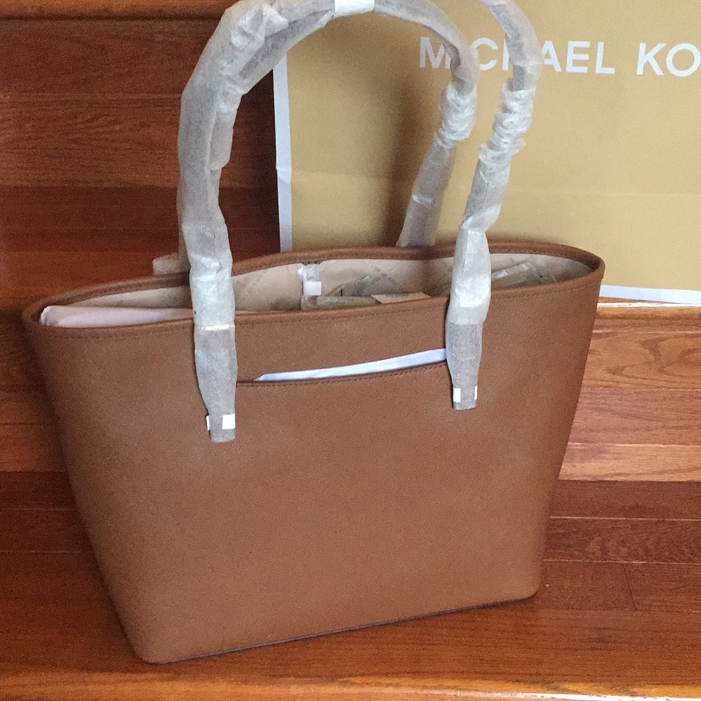 Michael Kors Tote - Picture 2 of 7